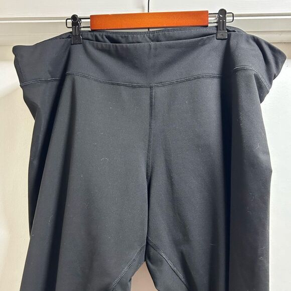 Old Navy Active Black Cropped Leggings size 4xl - Picture 4 of 7